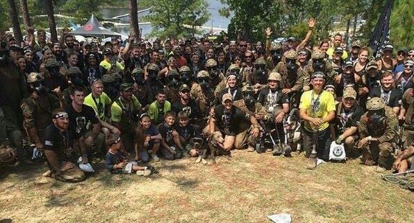 Embora Oath Keepers se afirmar apartidário, Rhodes deixa claro que o
principal objetivo do plano de ação é identificar e "caçar" os
incidentes de fraude eleitoral "feitos por esquerdistas”