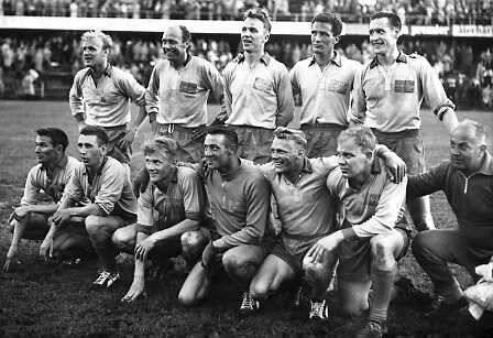 A Suécia fecha o Top 10. Ausentes
nesta edição da Copa do Mundo, os suecos nunca conquistaram o título. Marcaram
61 pontos em 46 jogos e alcançaram o vice-campeonato em 1958, quando perderam
para o Brasil