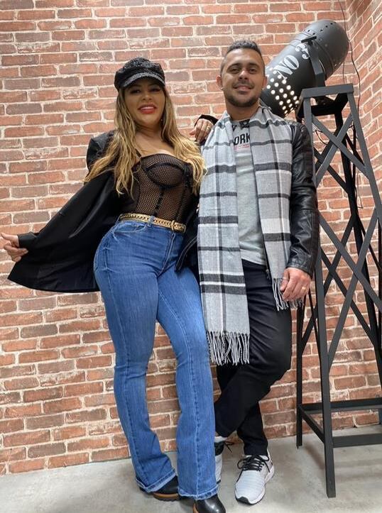 Se você é fã de acessórios, a Riachuelo também tem tudo o
que você precisa! Que tal incrementar seu look com boinas, chapéus ou
cachecóis? Além de te protegerem em caso de frio, esses acessórios dão um “up”
no visual