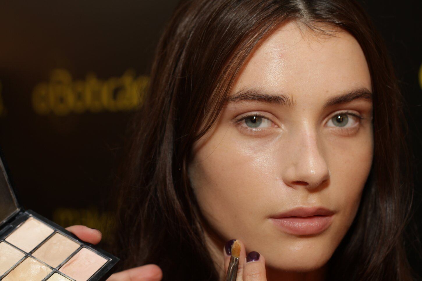 Bastidores do desfile de Tufi Duek inverno 2015