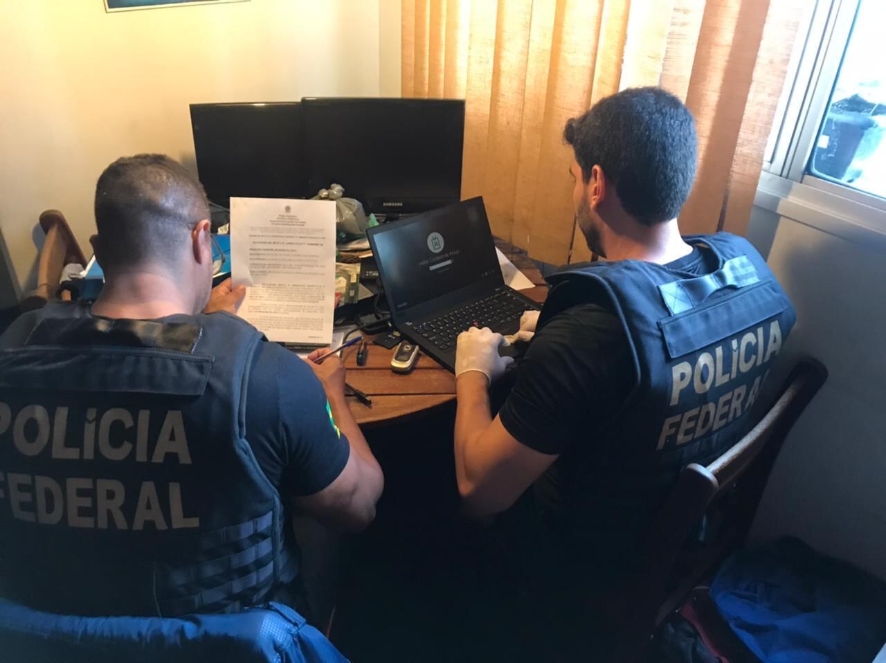 Polícia Federal investiga material apreendido

