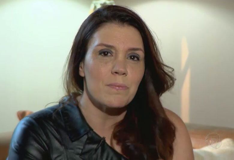 Simony, hoje mãe de quatro filhos, seguiu carreira como cantora e recentemente reuniu amigos para a gravação de um DVD