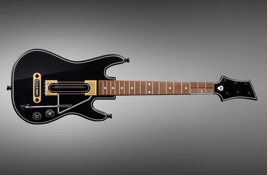 Apesar
de ser da mesma franquia, o game não será compatível com os controles e
instrumentos das versões anteriores. Uma nova guitarra será lançada, com um
design atualizado e modificado para maior sensação de realismo