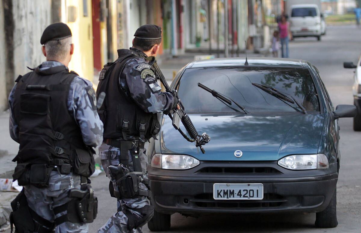  A ocupação da Vila Kennedy começou por volta das 5h desta quinta-feira e durou cerca de 20 minutos