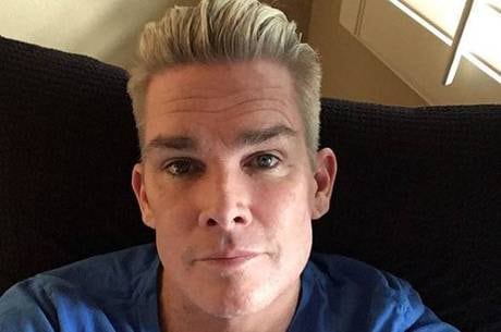 Mark McGrath lamenta perda de audição