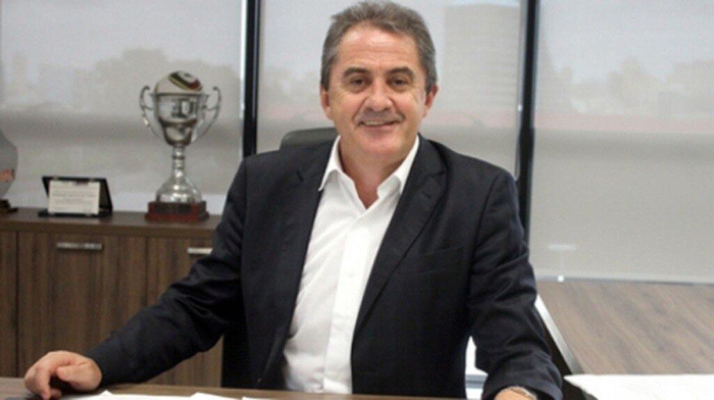 Francisco Novelletto – É ex-presidente da Federação Gaúcha de Futebol. Novelletto é elogiado entre os dirigentes, menos quando tem relação com o Internacional. Apesar de não ter o seu nome criticado diretamente, sua gestão foi alvo de críticas por