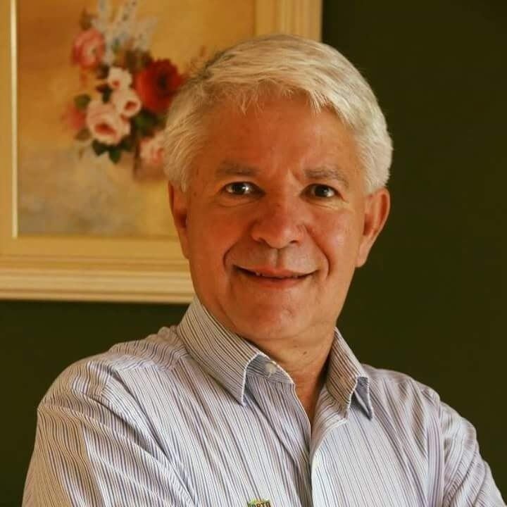 Geonisio Marinho



Partido: PRTB


Coligação: PRTB/PRP


Idade: 60 anos


Natural: Curitiba (PR)


Ocupação Declarada: economista


Bens declarados: R$ 305.900,00


Histórico: não assumiu cargo político anteriormente


Vice: Eliceu Palmonari (PRTB)