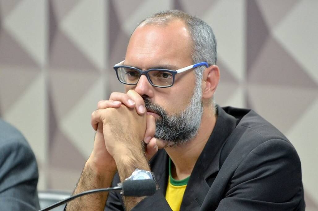 PF aponta que Allan dos Santos tem criado novos perfis nas redes sociais para burlar bloqueios judiciais