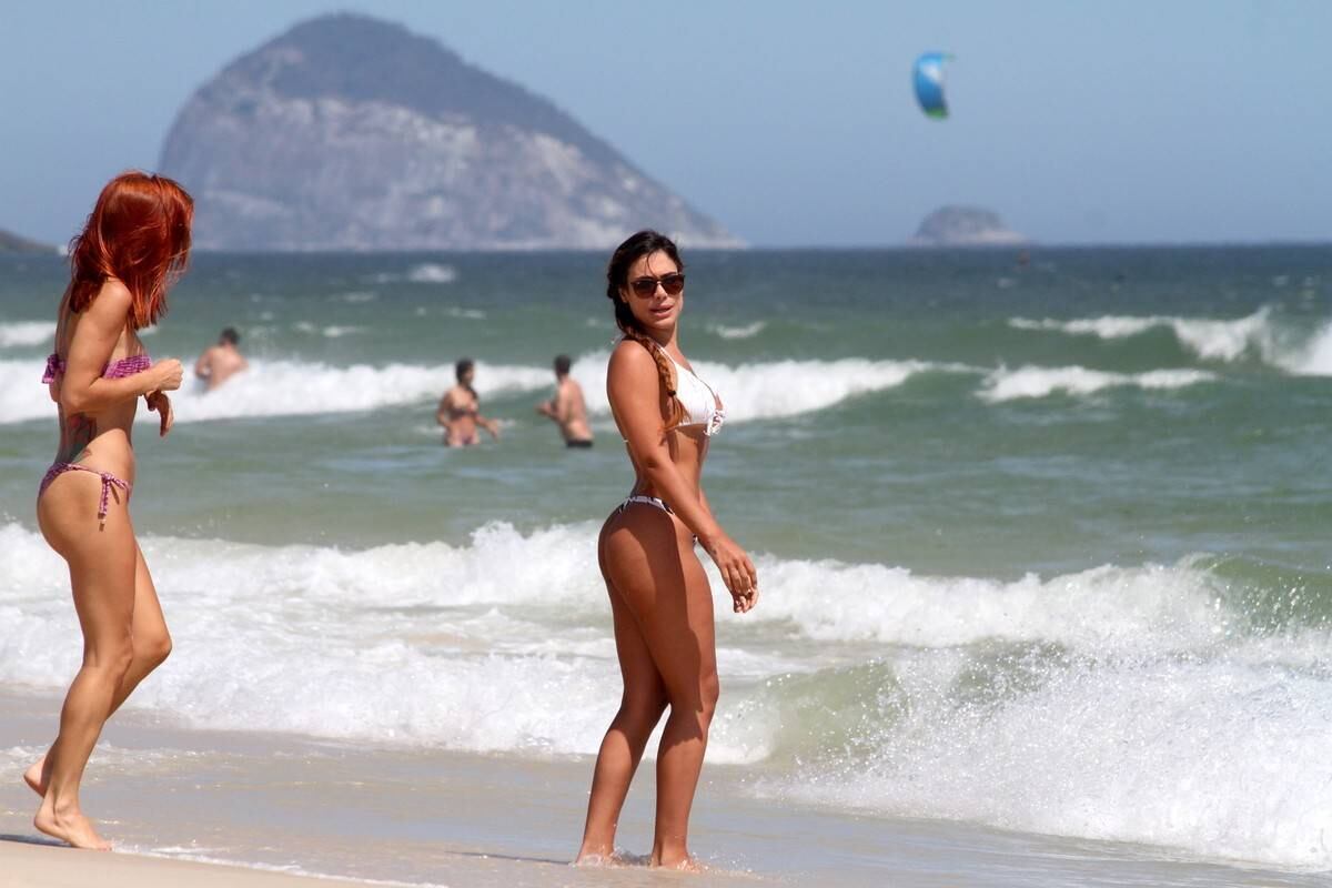Patricia Jordane exibe corpão na praia
Veja também: Patrícia Jordane conta detalhes do relacionamento com craque Neymar