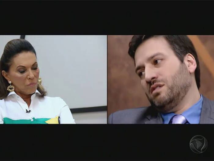 

A socialite continuou
polemizando ao comentar as atitudes de Christiano



— Não vou mudar a minha
postura. Ele é um falso e nem pediu desculpas para o Raul

+ Aproveite e confira os vídeos do Aprendiz Celebridades

+ Já curtiu a página do Aprendiz Celebridades no Facebook? É só clicar!

+ Siga o Aprendiz Celebridades no Twitter e receba todas as notícias do programa
