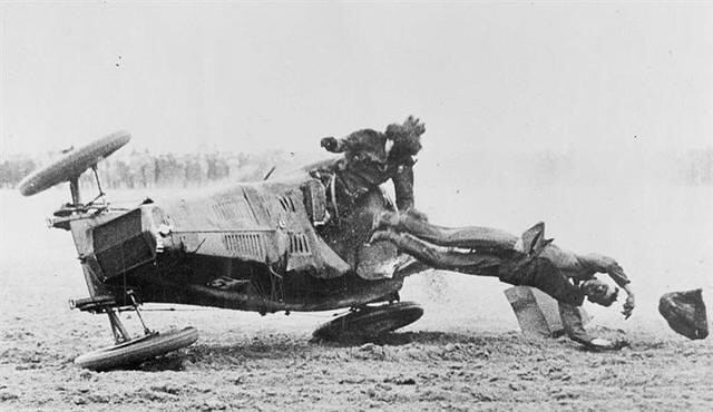 No exato momento que a falta de cinto é percebida

Quer saber tudo sobre carros? Acesse R7.com/carros!
