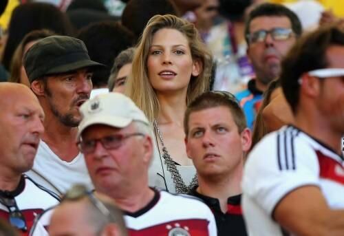 Sarah Brandner é uma belíssima modelo alemã e dona do coração do meia Schweinsteiger