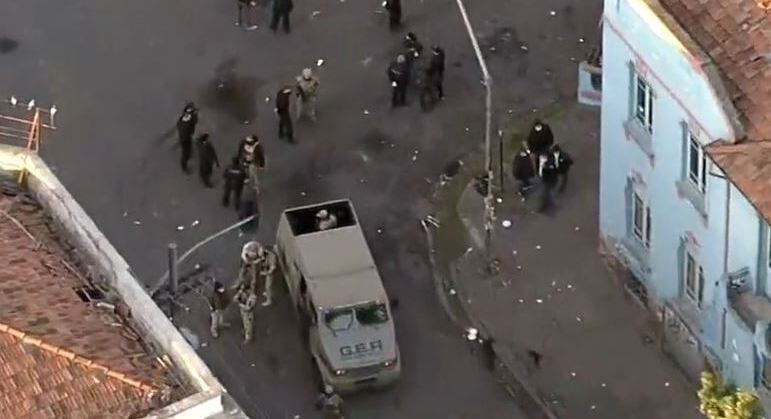 Atiradores de elite fazem operação na Cracolândia, no centro de SP