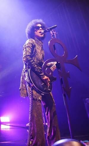 Prince descobriu doença seis meses antes de morrer, diz site Radar Online