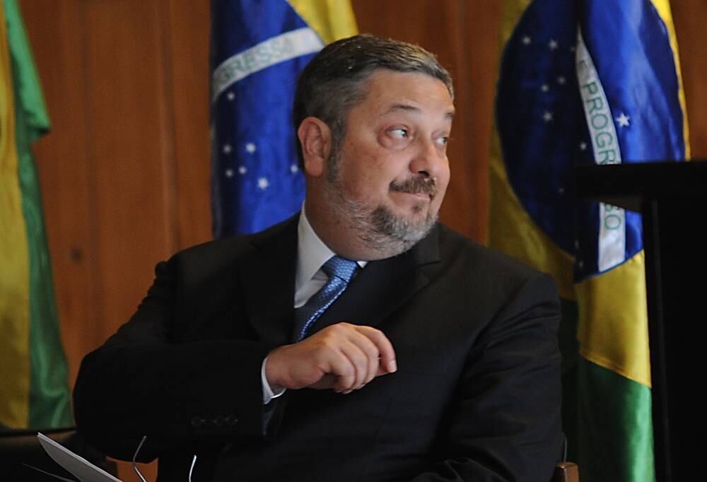 Segundo deputado petista, Palocci "tem muito a falar"