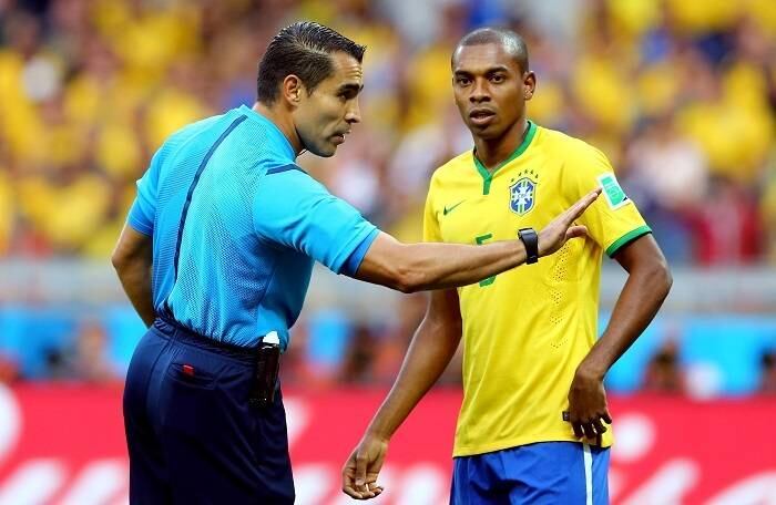Fernandinho foi um dos que mais sentiu a pressão no Mineirão. O volante explicou a fórmula para que a seleção volte de cabeça erguida na disputa de terceiro e quarto lugares.

— Acho que o profissionalismo de cada um, o caráter a honra, o prazer de fazer o que gosta é que vai ajudar a passar por esses três dias e chegar ao sábado e disputar o terceiro lugar para terminar da melhor forma

