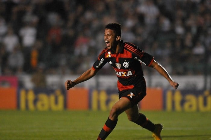 Nixon decidiu o jogo para o Flamengo no Orlando Scarpelli