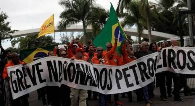 Protesto de empregados da Petrobrás ligados à Federação Única dos Petroleiros