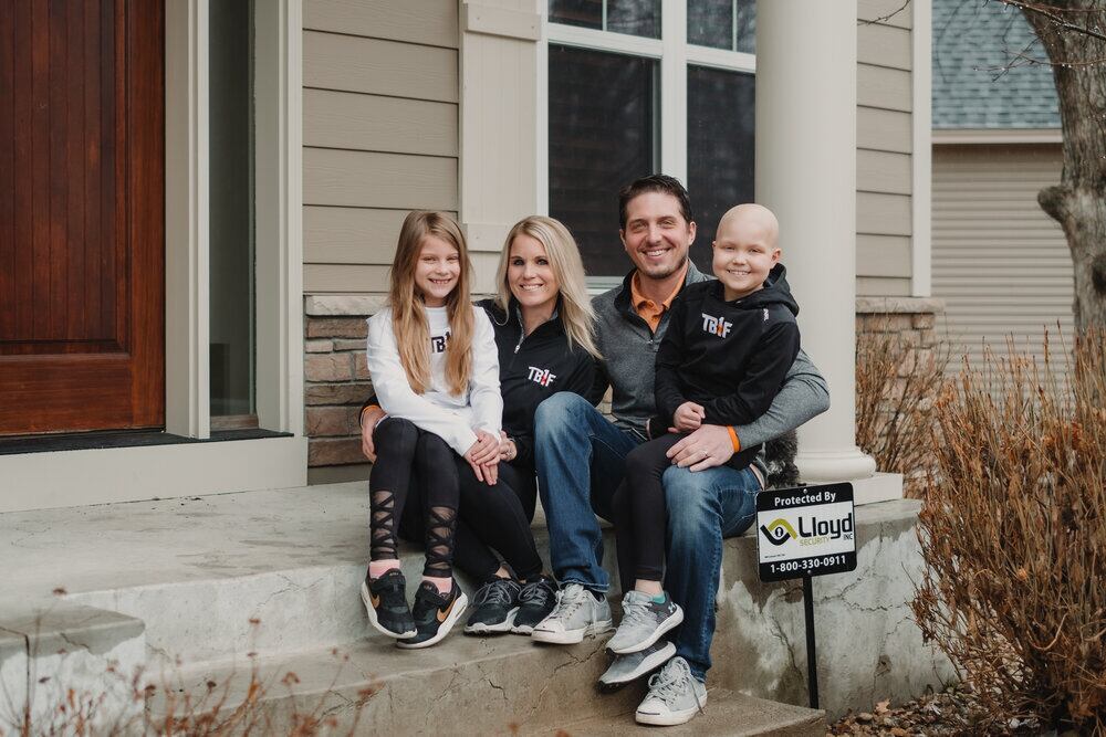 Puente começou o projeto em meados de março, logo após os Estados Unidos terem declarado emergência nacional devido ao surto da covid-19 