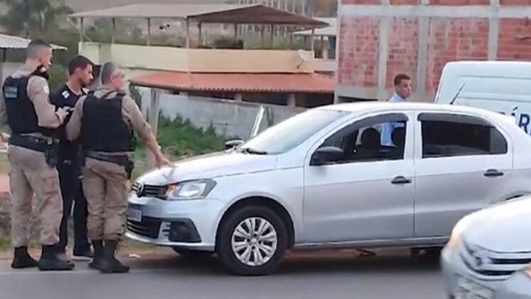 Quando os policiais militares chegaram, a ambulância do SAMU já estava no local e os socorristas já haviam constatado a morte da adolescente 