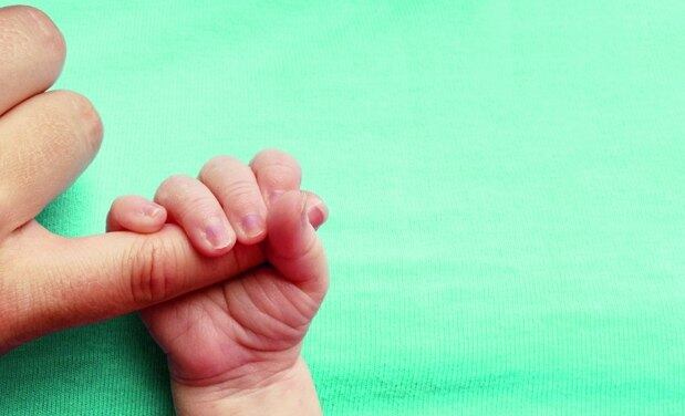 O nascimento de uma criança deveria ser uma experiência prazerosa e de comemoração, mas algumas mães relembram do parto como algo traumático e doloroso.  De acordo com a OMS (Organização Mundial de Saúde), é recomendado 15% de partos cesáreos. No entanto, dados da pesquisa Nascer no Brasil, feita pela Fiocruz (Fundação Oswaldo Cruz), apontam que 54% dos partos realizados no País são cesáreos. Este resultado obtido é considerando a rede pública e privada juntas, mas quando é analisada apenas a rede privada, este índice sobe para 90%
*Colaborou a estagiária do R7 BA Kátia Prado