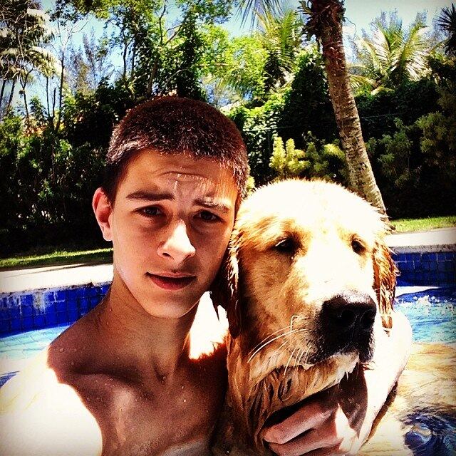 Vinícius Bonemer, filho de William Bonner e Fátima Bernardes é um sucesso nas redes sociais. Com 17 anos o gato deixa mulheres babando

Acesse o R7 Play e assista gratuitamente à programação da Record quando quiser
