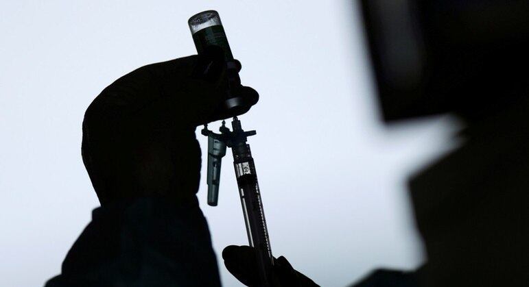 União Europeia vai reforçar controle de exportação de vacinas contra covid-19