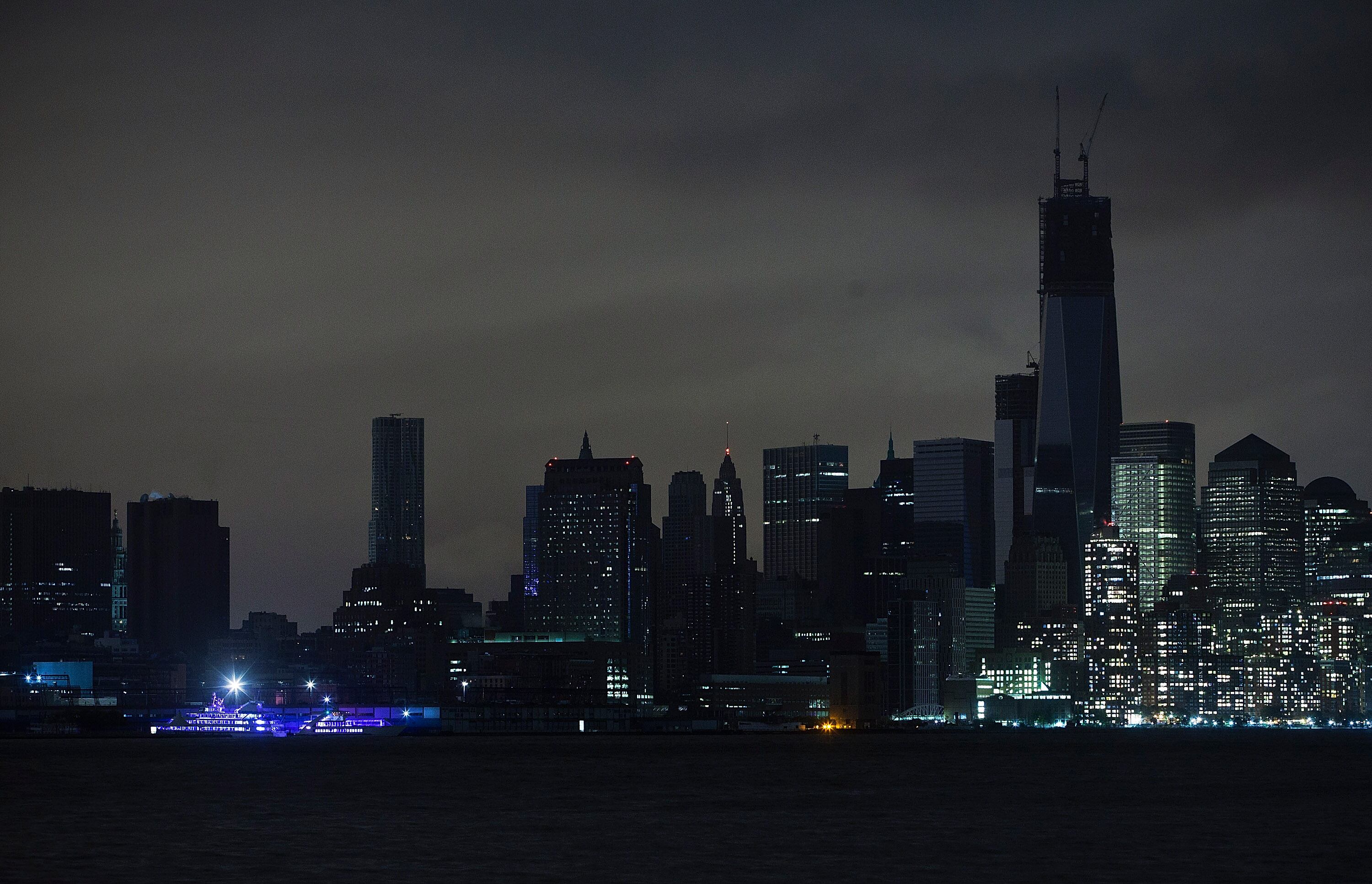 — Com um discurso favorável à manutenção de liberedades, de propriedade, da forma de tributação, do porte de armas, é claro que parte dos conservadores acaba se aproximando mais de Trump. Ele percebeu isso e utiliza da simbologia para atrair pessoas desse grupo, como as que vivem no interior do país, mais conservadoras, a votarem