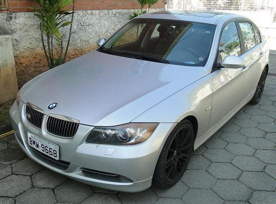 A Receita Federal realiza nesta semana dois leilões online com
lotes atraentes para quem deseja começar 2015 de carro novo. A data de abertura
das propostas de arremate dos produtos disponibilizados pelo órgão nas cidades
de Itajaí (SC) e Passo Fundo (RS) é o dia 14.



O principal destaque entre os lotes é o BMW 330I Sedan, cujo
lance mínimo de arremate equivale ao preço de um carro popular. Confira as
ofertas nas imagens a seguir

Jaqueta
de Madonna é vendida por R$ 640 mil em leilão nos Estados Unidos
