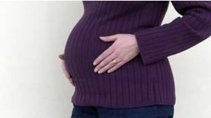 Uma das causas mais comuns de partos prematuros — a ruptura, cedo demais, da bolsa de fluido que envolve o bebê dentro do útero — pode estar associada à presença de certas bactérias, segundo um estudo americano. Entenda