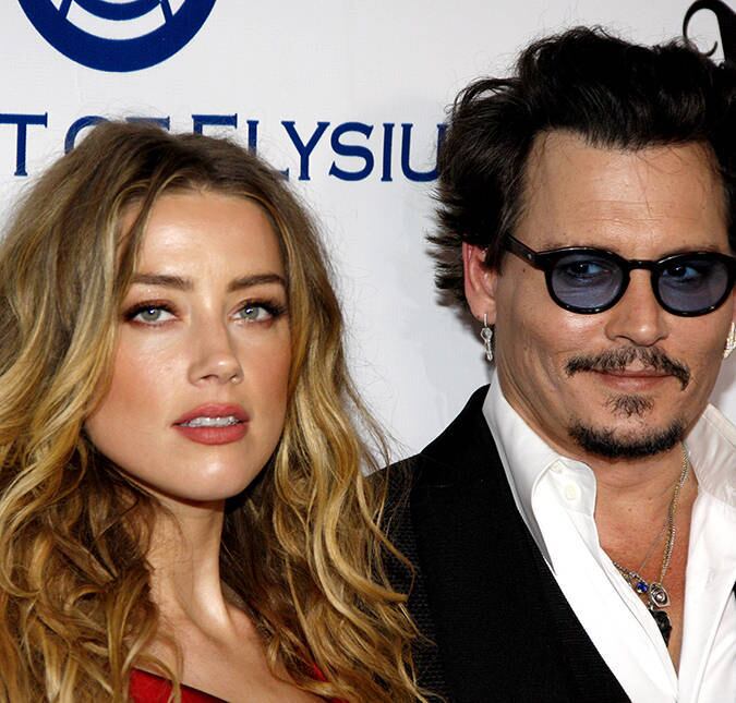 A maior polêmica envolvendo o nome do ator surgiu recentemente. Ele foi acusado de violência doméstica contra Amber Heard, agora ex-mulher. Os dois se conheceram em 2011 e se casaram em 2015. Pouco mais de um ano depois da união, a atriz acusou Depp de tê-la agredido ao entrar com um pedido de divórcio. O processo da separação já passou por diversas fases como: ameaça de morte, acusação de estrangulamento, lesões, áudios vazados. 


Em um primeiro momento da separação legal, o ator teve de pagar R$ 22 milhões para Amber, mas, durante uma entrevista para a revista GQ norte-americana, Depp contou que tinha provas contra as acusações da atriz. Uma dessas supostas evidências chegou a mostrar Amber admitindo agredir o artista 