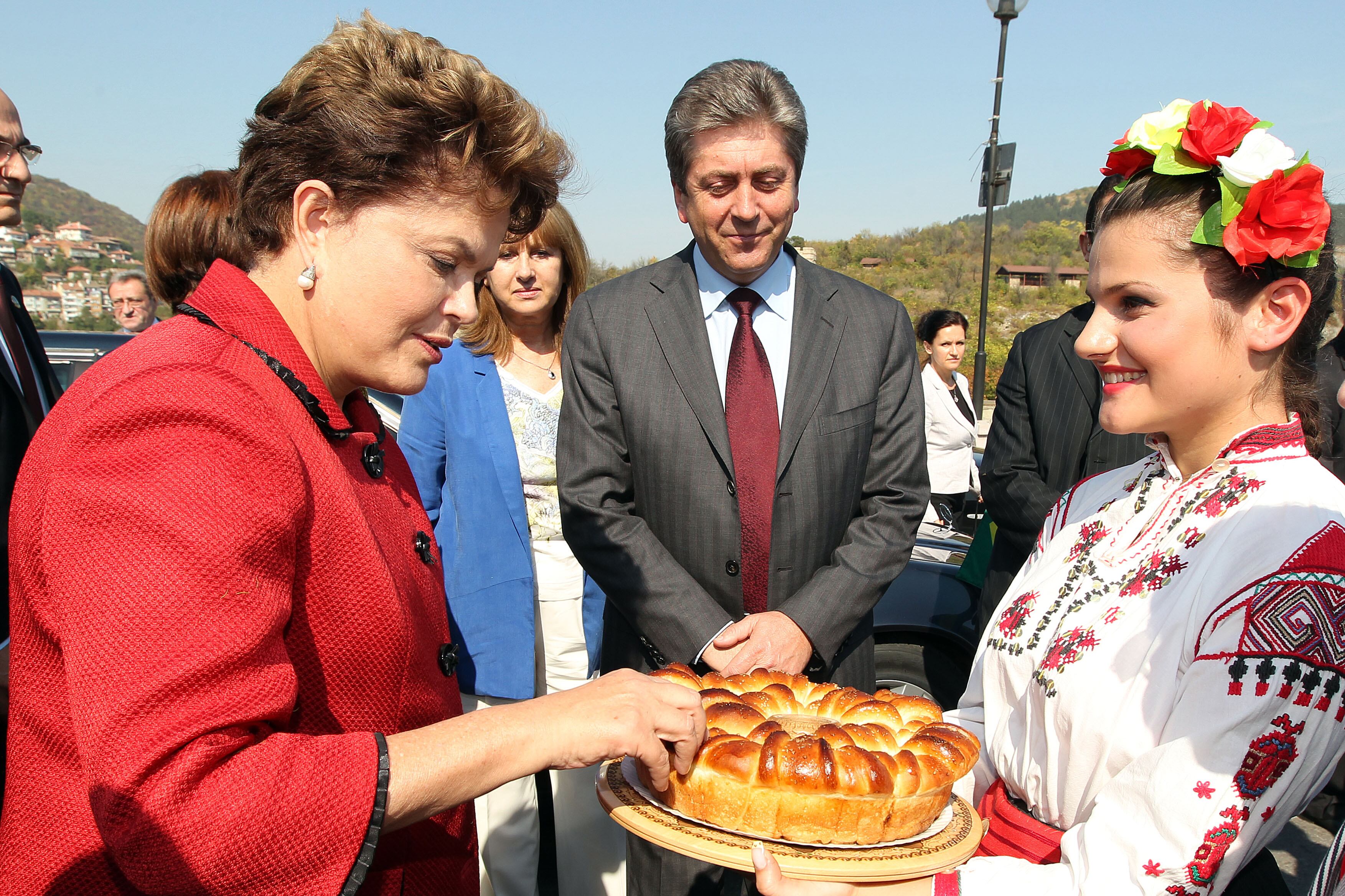Em 2011, a presidente Dilma "revisitou as suas raízes". A presidente, que tem origem búlgara, conheceu a cidade de Veliko Tsarnovo, antiga capital da Bulgária, onde foi recepcionada pela população em evento em praça pública