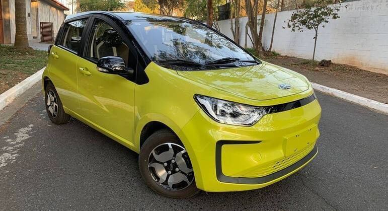 Hatchback passa a ser oferecido por 139.990, e não mais por R$ 145.990