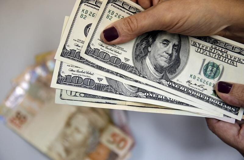 A moeda norte-americana atingiu R$ 3,5009 na máxima da sessão, maior patamar desde 11 de março de 2003, quando foi a R$ 3,5230