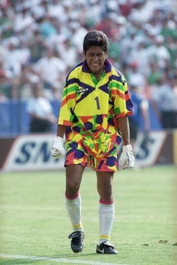 Jorge Campos, ex-goleiro da seleção mexicana, é uma referência quando falamos em camisas bizarras