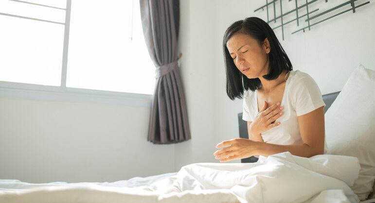 Quem tem insuficiência cardíaca pode apresentar pressão baixa devido a alterações vasculares