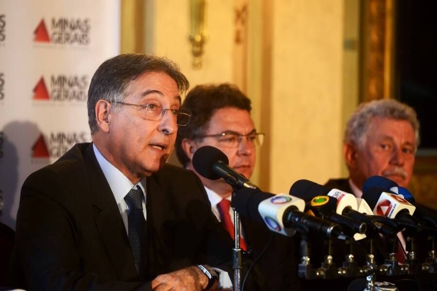 Pimentel é acusado de crime de falsidade ideológica eleitoral