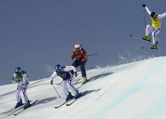 Franceses foram deixando outros atletas para trás até dominarem 100% o pódio