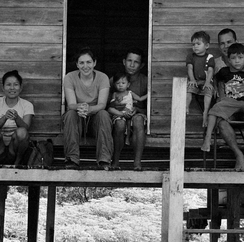 A
costa-riquenha se formou em jornalismo em 2012 em seu país e logo foi morar na
Alemanha, ficando por lá até 2016. No ano seguinte, resolveu retomar os estudos
no Brasil. “Conhecer melhor a fotografia como mulher latino-americana no país
com mais influência artística da América Latina foi muito rico. O Brasil é um
país maravilhoso, com muitos artistas excepcionais e cheguei a conhecer alguns
deles pessoalmente, como o Kenji Ota, que foi meu professor no curso de
pós-graduação do Senac”, conta
