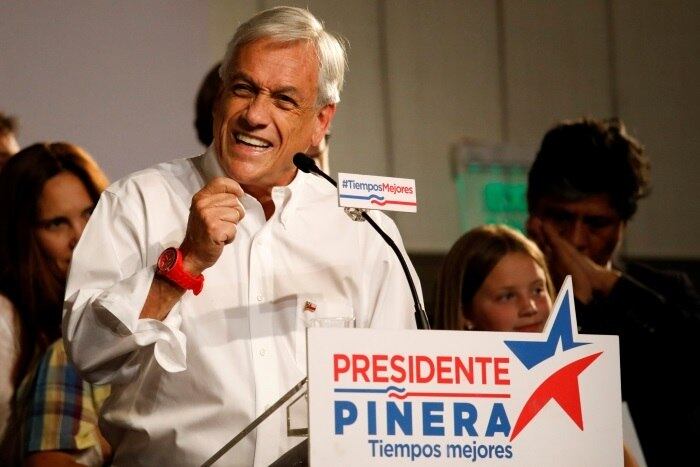 Sebastián Piñera comemorou o resultado com seus partidários em Santiago
