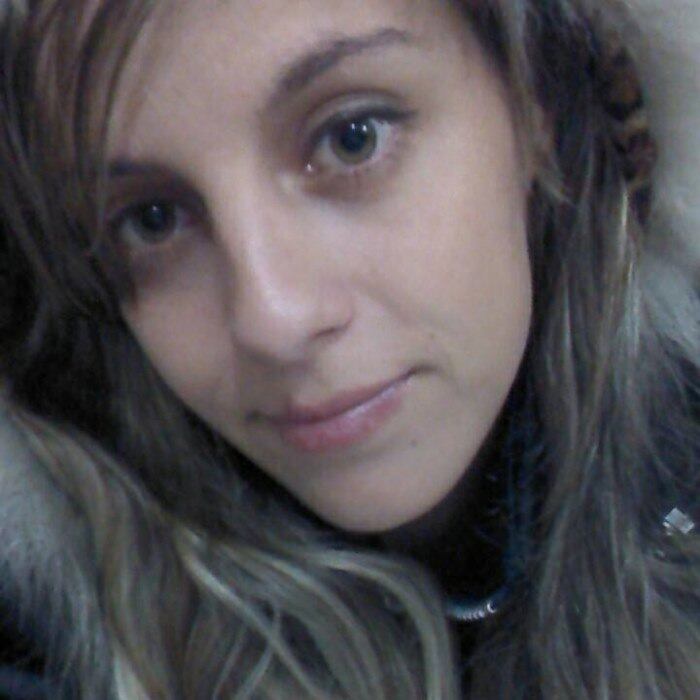 A polícia investiga a causa da morte. Ainda não há suspeitos do crime