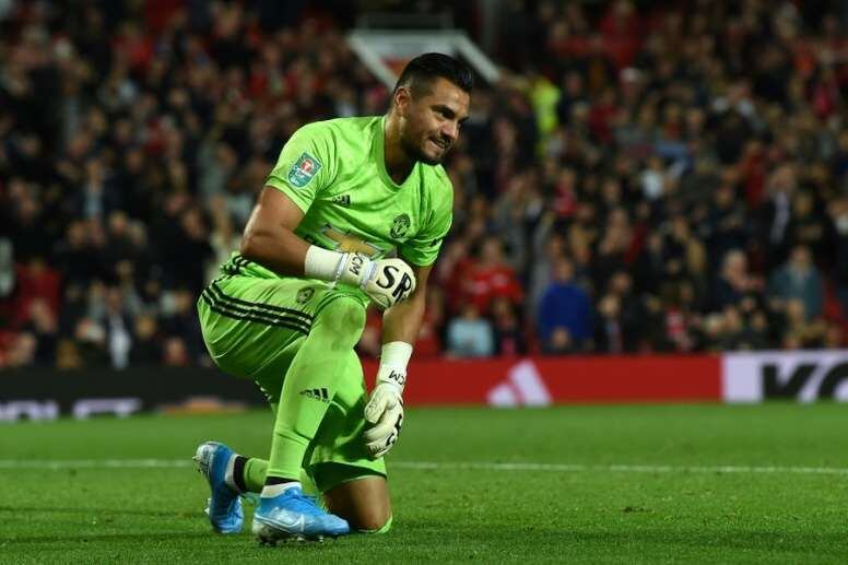 ESQUENTOU - O goleiro Sergio Romero, do Manchester United, quer deixar o clube ao final da temporada. De acordo com informações do jornal