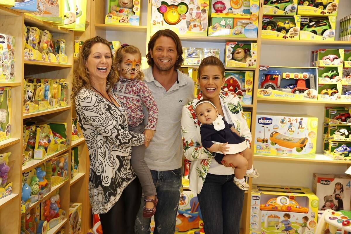 Famosos vão a lançamento da coleção de primavera de uma marca infantil no Rio