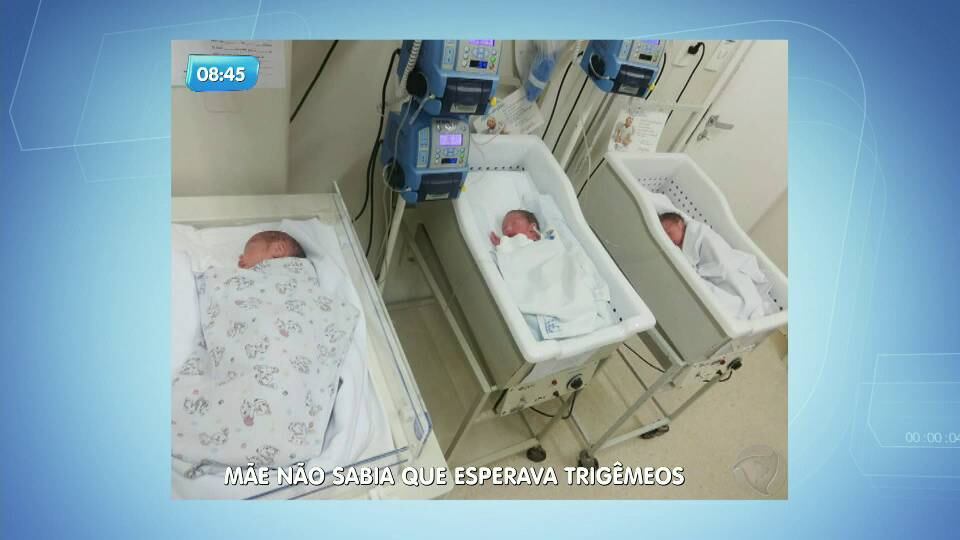 No parto, toda a equipe médica foi surpreendida e nasceram três
meninos: Pedro, Felipe e Paulo
No R7 Play, você pode assistir ao SP no Ar na íntegra! Clique e experimente de graça!