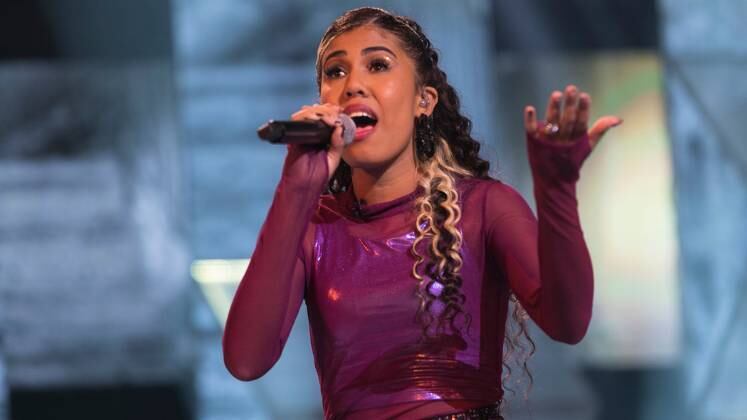 Na primeira
semifinal do reality musical, Júlia Moura conseguiu superar sua pontuação
inicial ao levantar os 100 jurados com a interpretação de Best Part,
de Daniel Caeser feat. H.E.R.