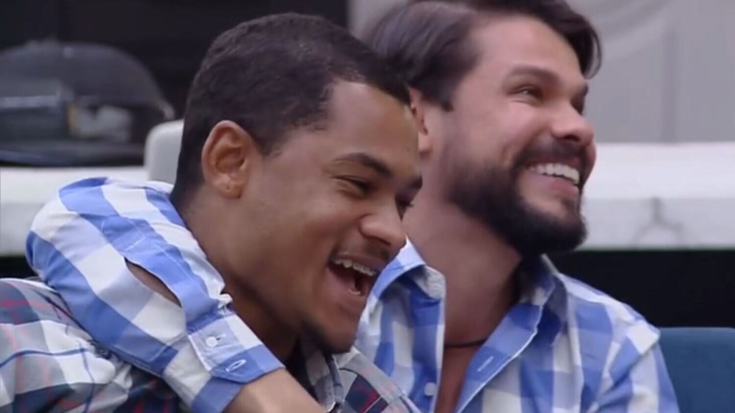 Gabriel e Suita fizeram os melhores tempos e escaparam da berlinda! Os ajudantes deles, Murilo e Camargo, receberam R$ 10 mil cada. O empresário completou a atividade em dois minutos e 15 segundos, liderando a disputa. Em segundo lugar, ficou o influenciador com três minutos e 35 segundos. Dessa forma, Gyselle, Natália, Sandra e Servo completaram a Zona de Risco.

Vote no R7.com em qual Conquisteiro você quer que permaneça no jogo! A eliminação ocorre nesta segunda-feira (17).

A Grande Conquista vai ao ar de segunda a sábado, às 22h45; e aos domingos, a partir das 23h, na Record TV. Assine o PlayPlus e tenha acesso à transmissão 24 horas e a conteúdos extras do reality. Conheça também a Rede da Conquista, a comunidade dos fãs do programa.
