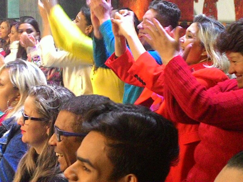 A torcida de Simony e Patrick, os vice-campeões do programa, fizeram barulho e tanto no estúdio