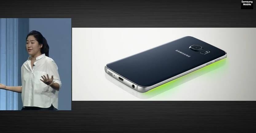 A porta-voz da Samsung da área de sistemas explica que as telas curvadas facilitam a interação com o sistema mesmo que o aparelho estejaa com a tela virada para baixo, já que o usuário consegue visualizar as notificações importantes