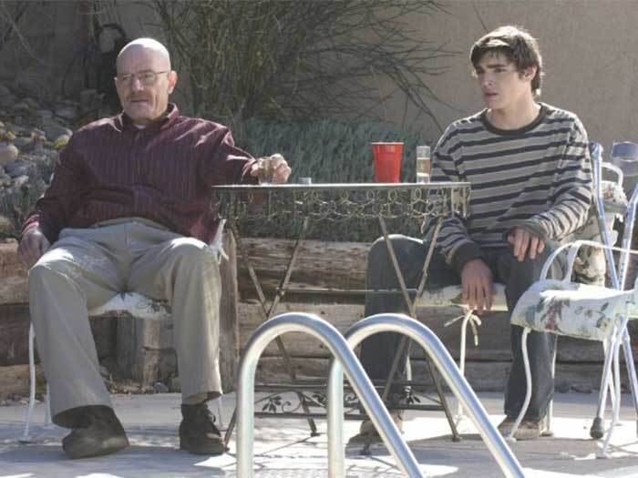 Walter Jr. se mostra um garoto inteligente e preocupado com a família e passa por muita coisa problemática durante o seriado. Não vai perder o seriado que virou febre no mundo todo, né? Saiba quem é quem em Breaking Bad, o novo seriado da Record