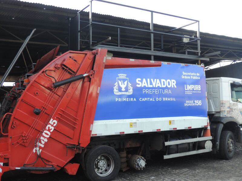 Compactador recebeu uma estrutura especial para participar da festa